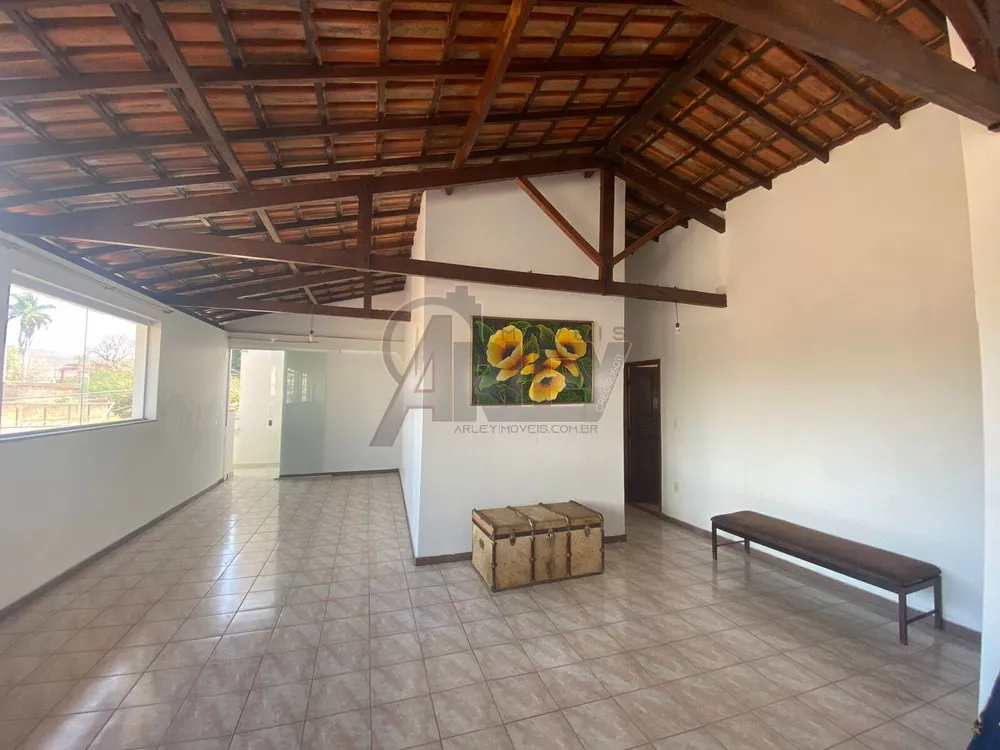 Casa à venda com 3 quartos, 360m² - Foto 4