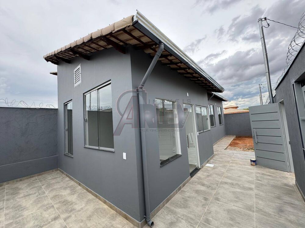 Casa à venda com 2 quartos, 60m² - Foto 3