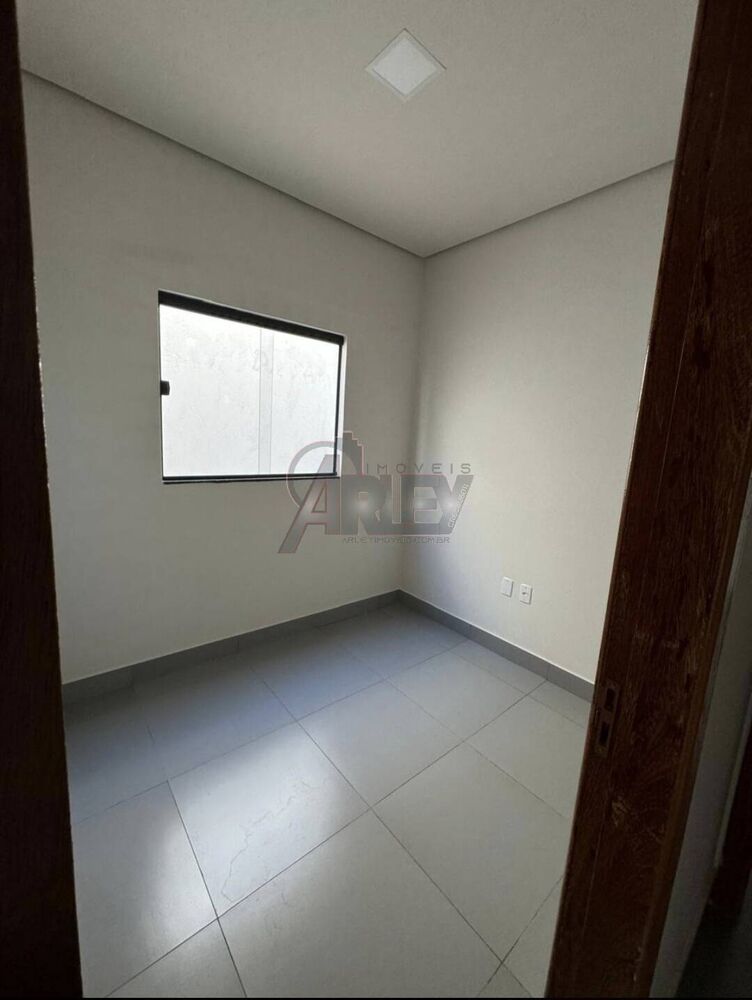Casa à venda com 3 quartos, 50m² - Foto 2