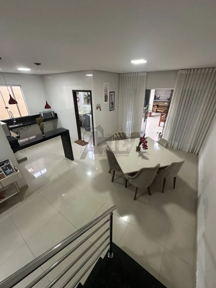 Casa, 4 quartos, 249 m² - Foto 3