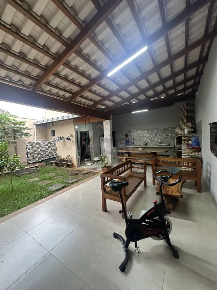 Casa, 4 quartos, 249 m² - Foto 1