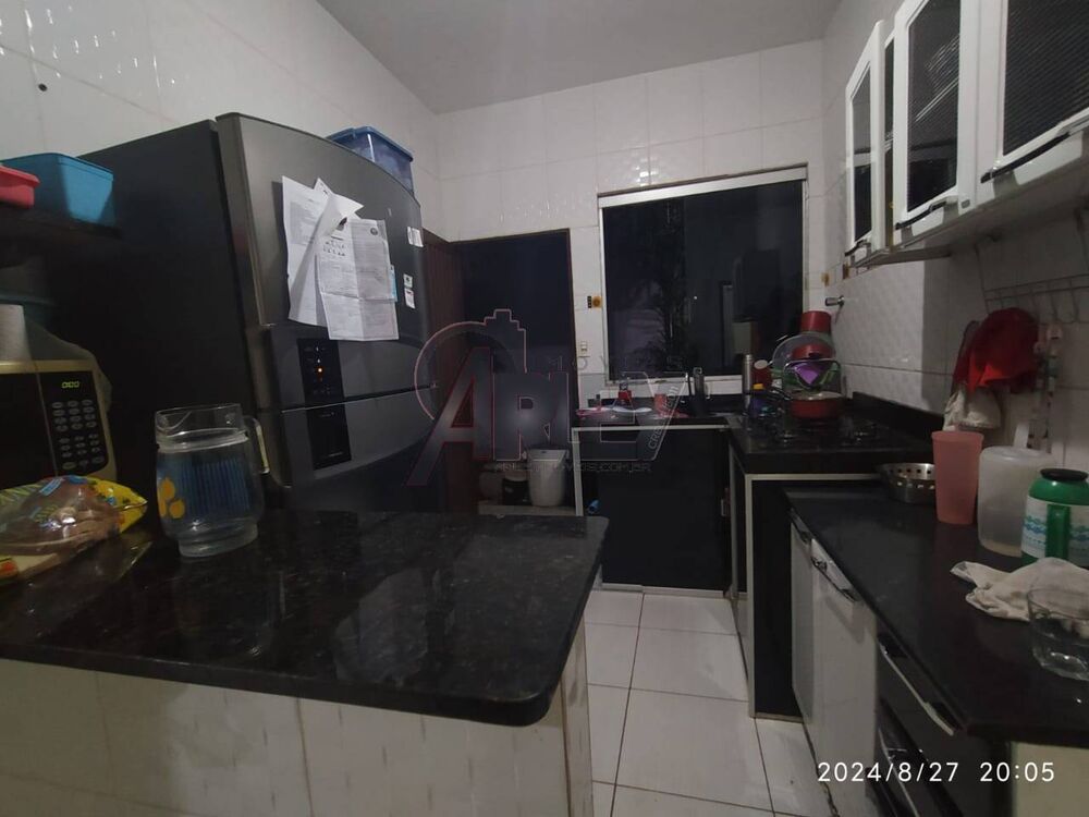 Casa à venda com 3 quartos, 200m² - Foto 4