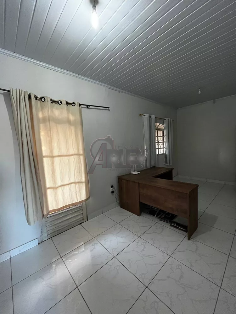 Casa à venda com 3 quartos, 180m² - Foto 2