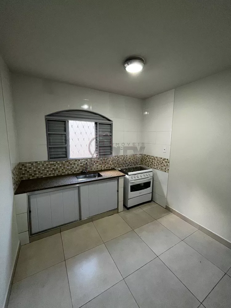 Casa à venda com 3 quartos, 180m² - Foto 3