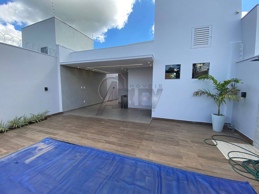 Casa à venda com 3 quartos, 160m² - Foto 1