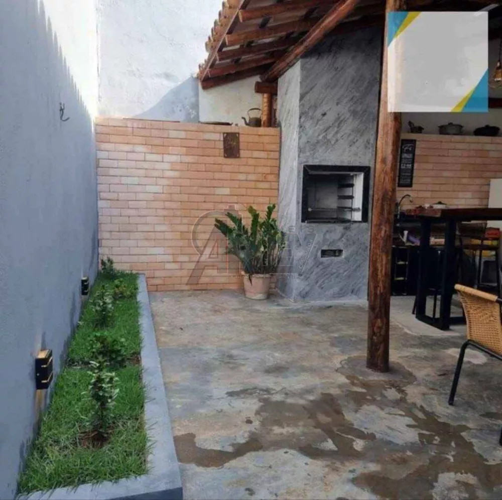 Casa à venda com 3 quartos, 144m² - Foto 1