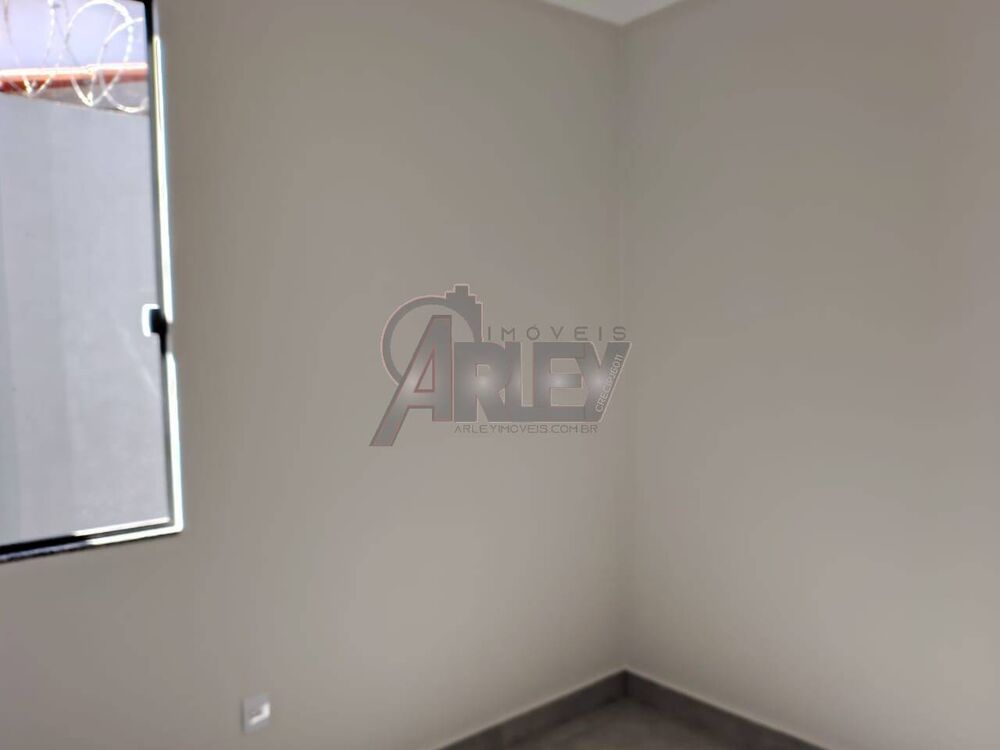 Casa à venda com 2 quartos, 47m² - Foto 2