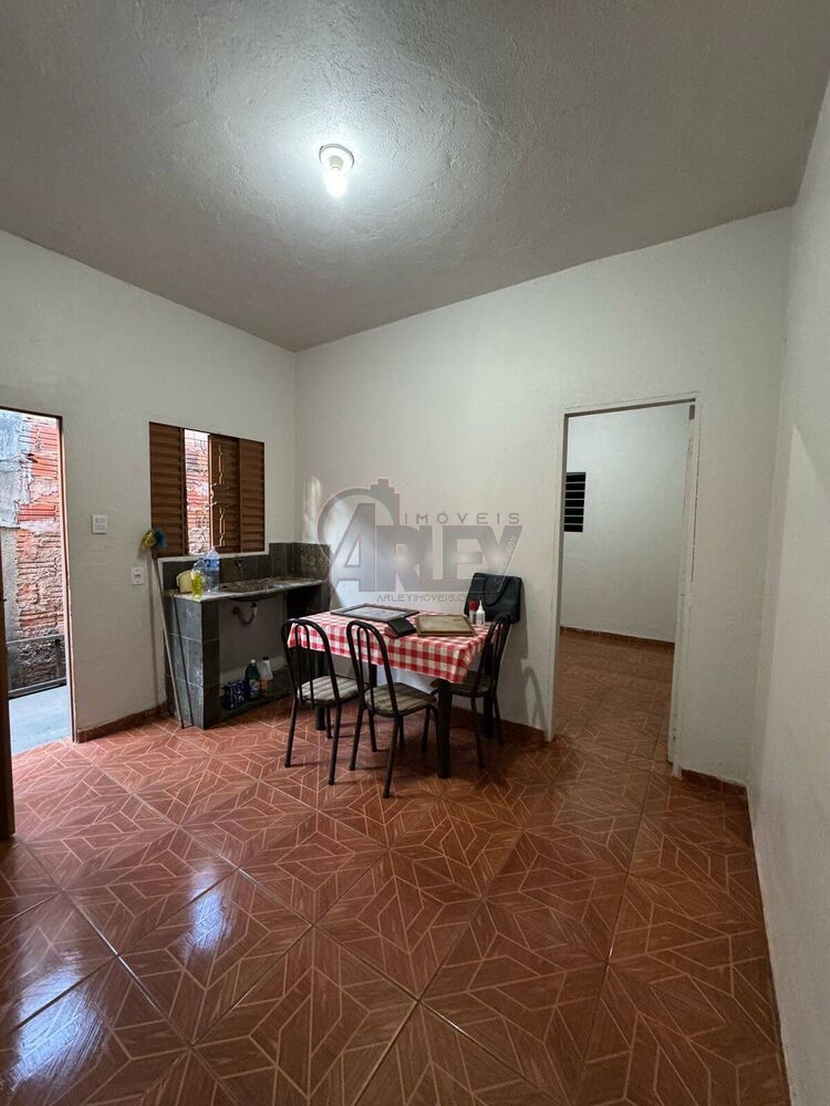 Casa à venda com 2 quartos, 45m² - Foto 4