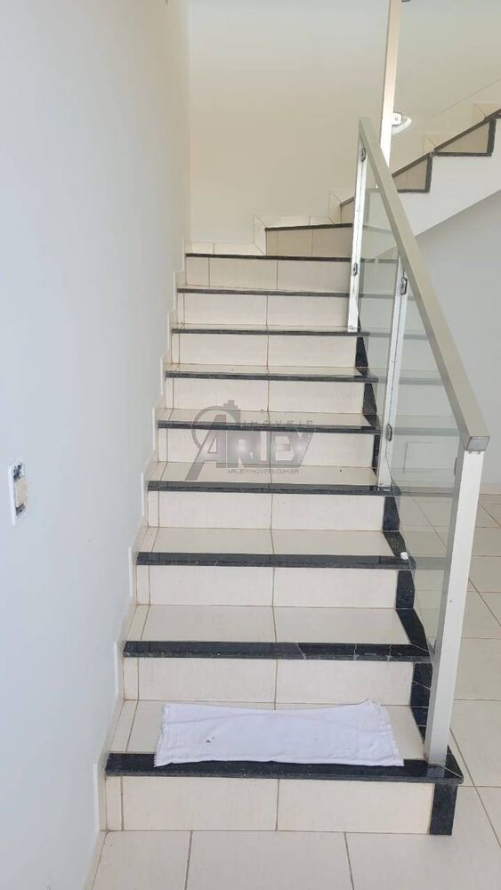 Casa à venda com 3 quartos - Foto 2