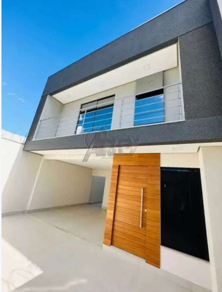 Casa à venda com 3 quartos, 149m² - Foto 1