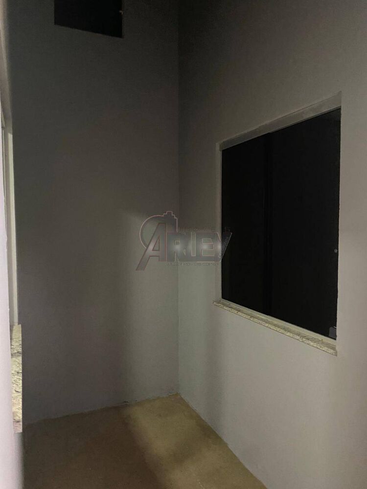 Casa à venda com 3 quartos, 150m² - Foto 1