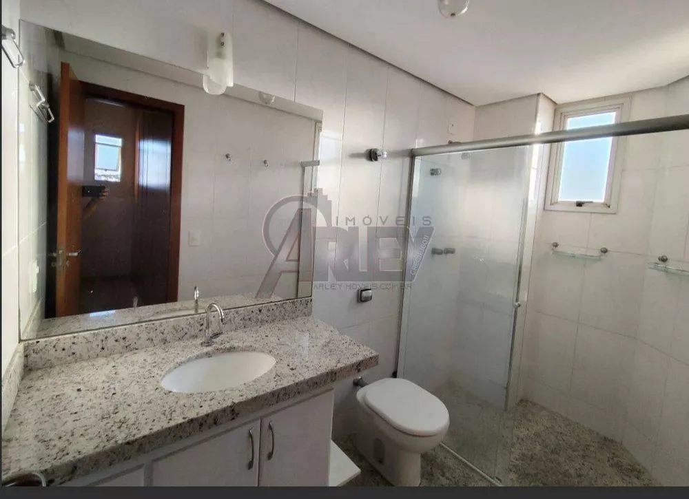 Apartamento à venda com 3 quartos, 137m² - Foto 4