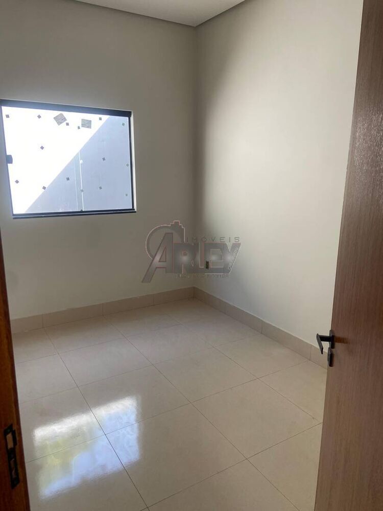 Casa à venda com 3 quartos, 64m² - Foto 1