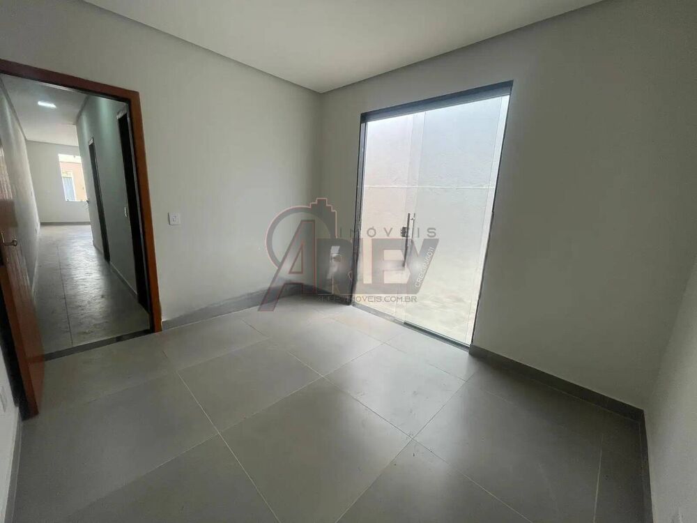 Casa à venda com 2 quartos, 50m² - Foto 4