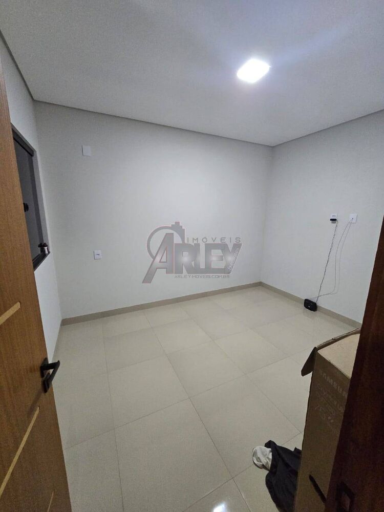Casa à venda com 2 quartos, 100m² - Foto 4
