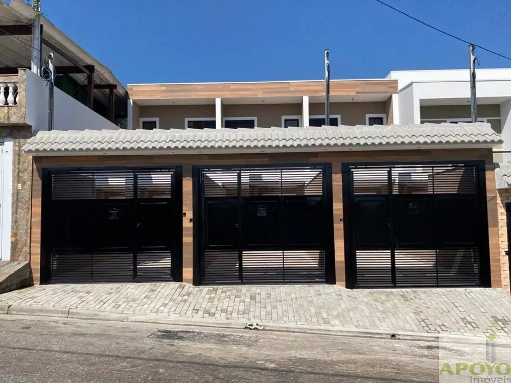 Casa à venda com 3 quartos, 100m² - Foto 1