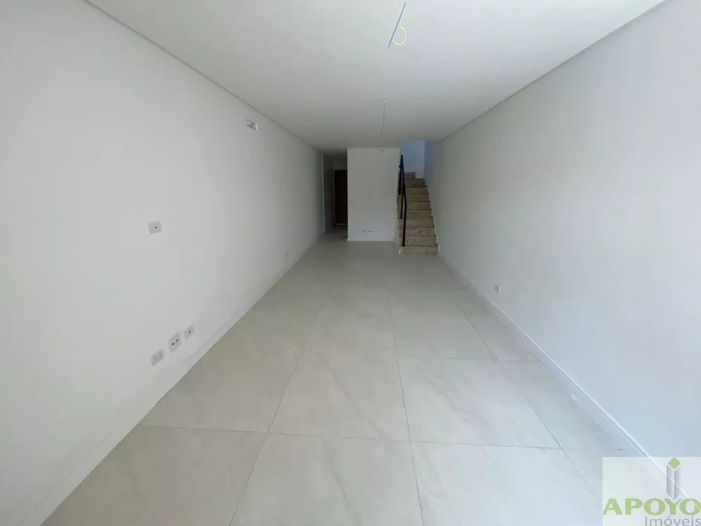 Casa à venda com 3 quartos, 100m² - Foto 4