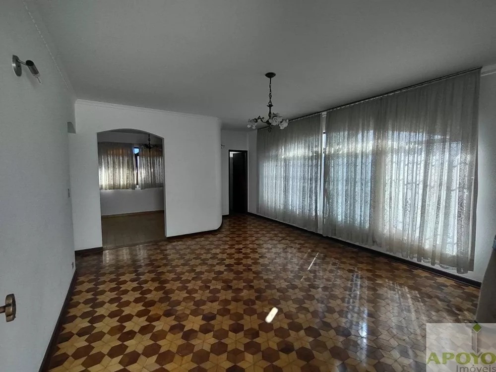 Casa à venda com 3 quartos, 174m² - Foto 1