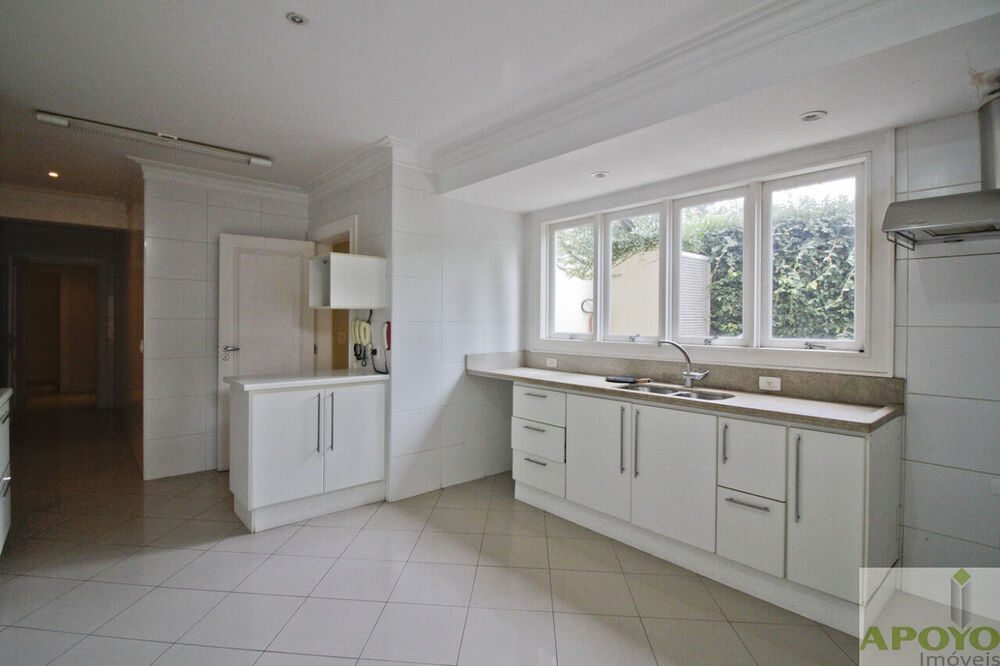Casa à venda com 5 quartos, 595m² - Foto 2