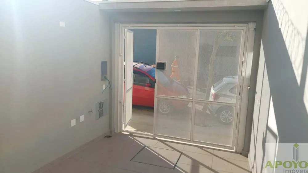 Casa à venda com 3 quartos, 90m² - Foto 1