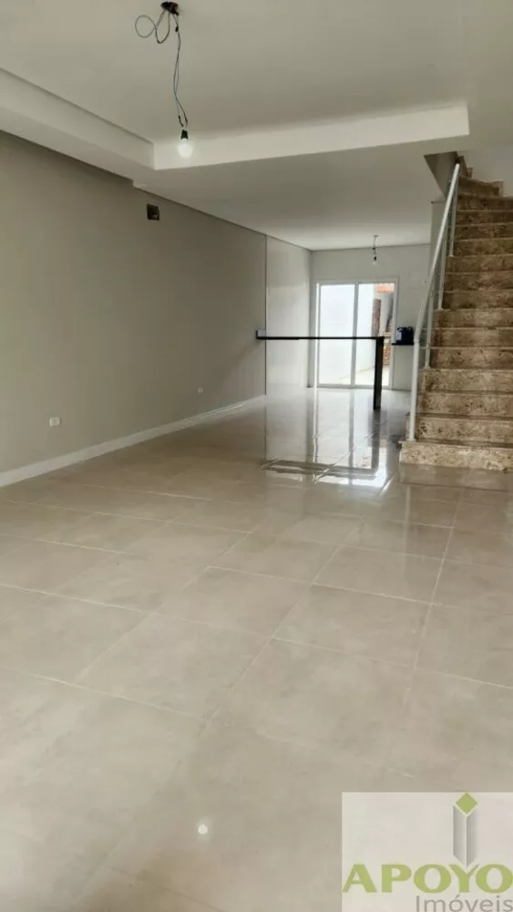 Casa à venda com 3 quartos, 115m² - Foto 2