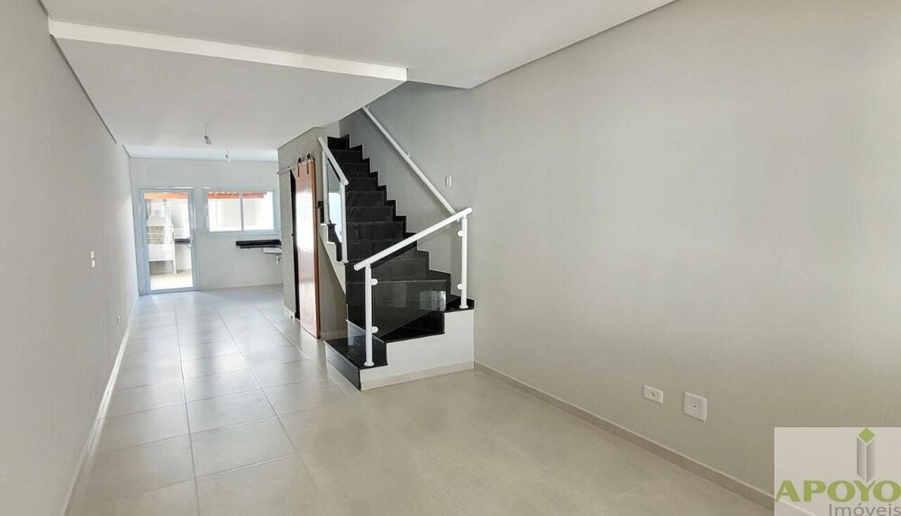 Casa à venda com 3 quartos, 102m² - Foto 1