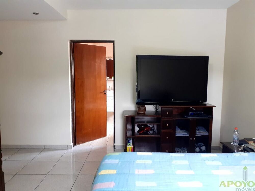 Casa, 4 quartos, 240 m² - Foto 3