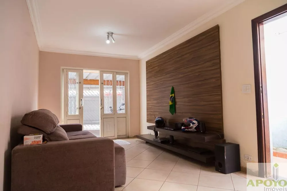 Casa à venda com 3 quartos, 200m² - Foto 2