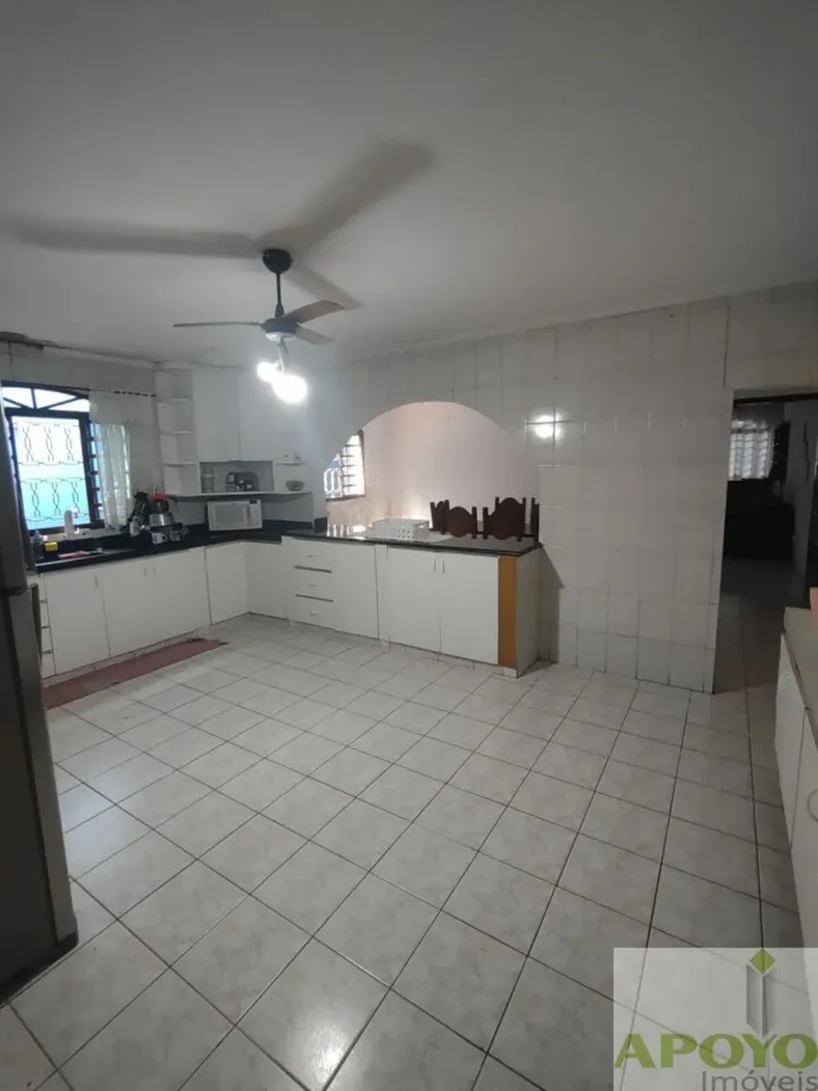 Casa, 3 quartos, 200 m² - Foto 11