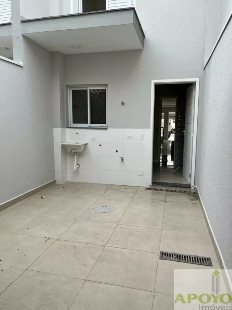 Casa à venda com 3 quartos, 100m² - Foto 4