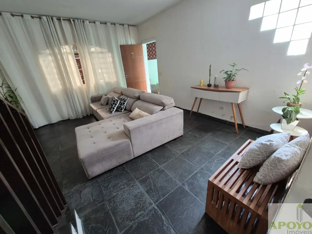 Casa, 3 quartos, 216 m² - Foto 1