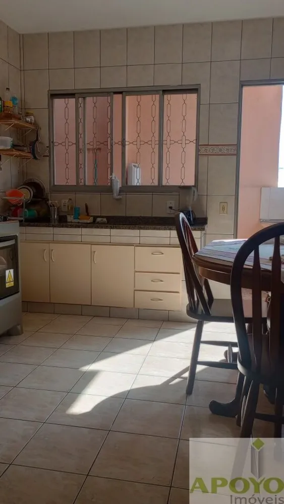 Casa, 3 quartos, 240 m² - Foto 9