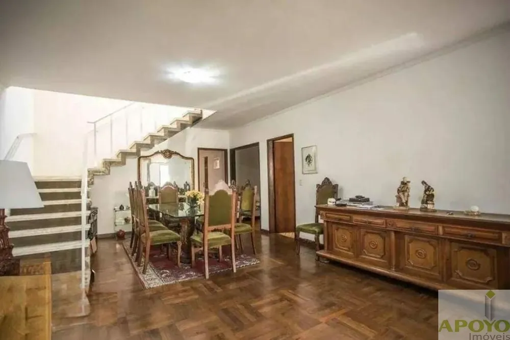 Casa, 4 quartos, 220 m² - Foto 1