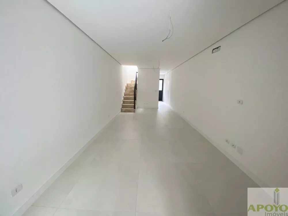 Casa à venda com 3 quartos, 100m² - Foto 2