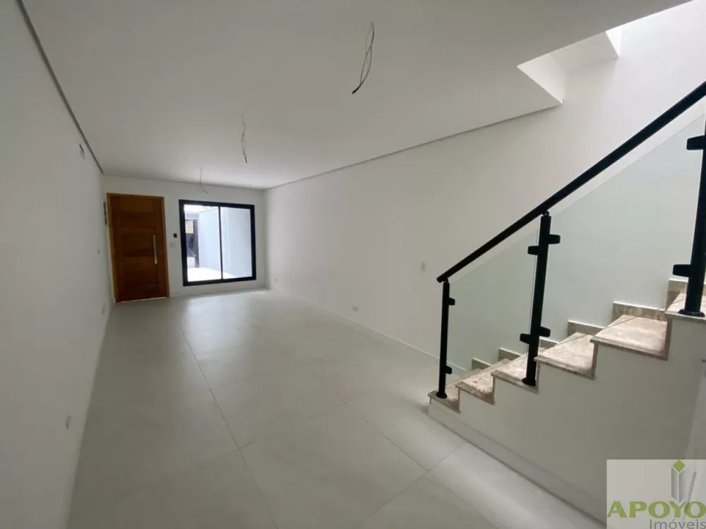 Casa à venda com 3 quartos, 100m² - Foto 1