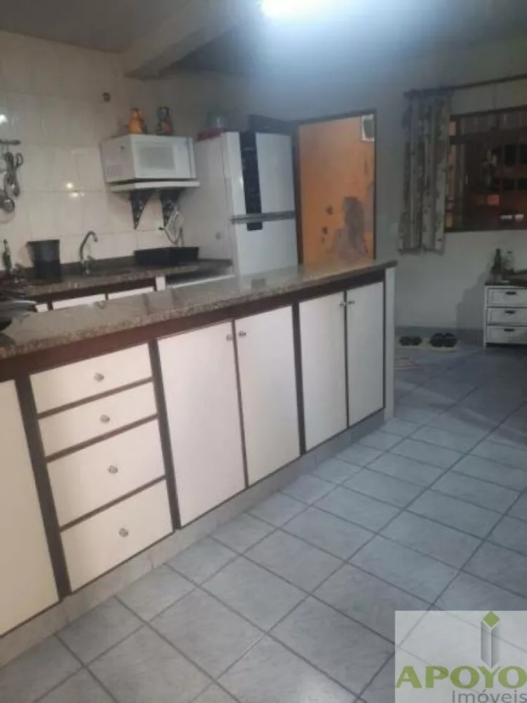 Casa à venda com 3 quartos, 144m² - Foto 4