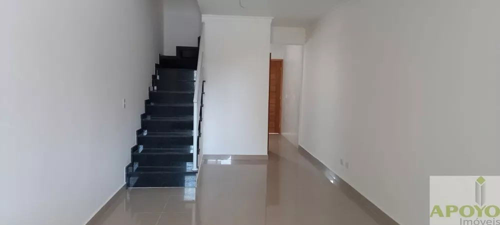 Casa à venda com 3 quartos, 85m² - Foto 2