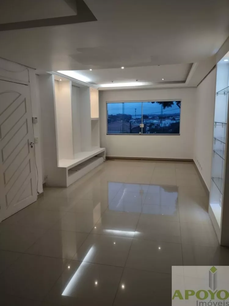 Casa à venda com 3 quartos, 190m² - Foto 2