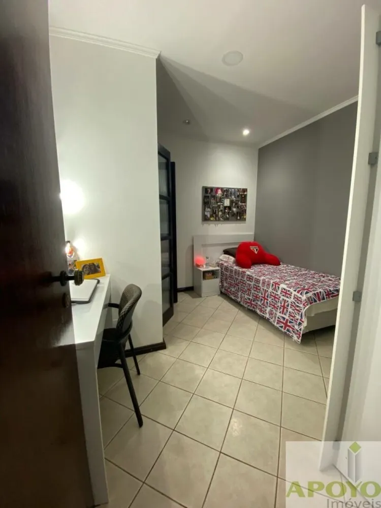 Casa, 3 quartos, 220 m² - Foto 1