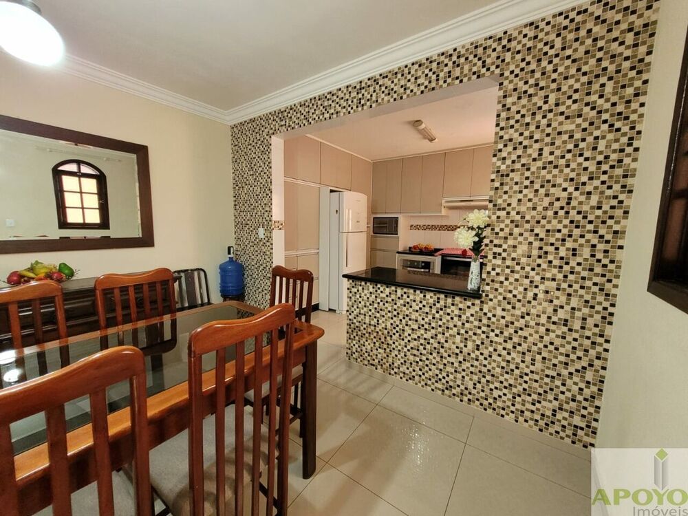 Casa à venda com 3 quartos, 281m² - Foto 3