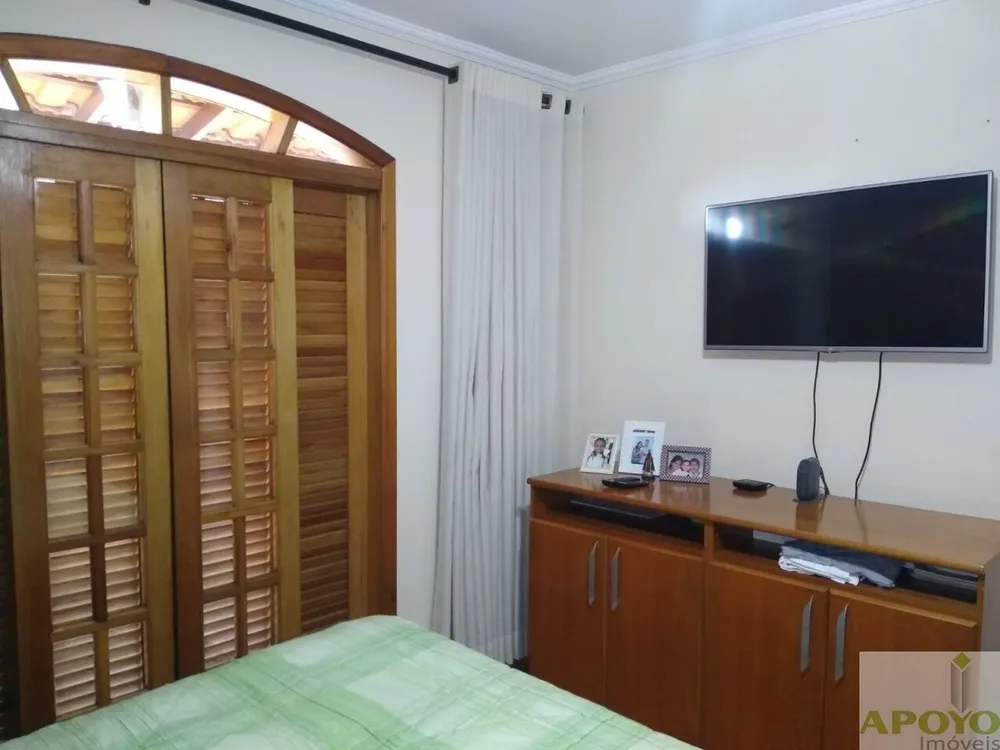 Casa, 3 quartos, 242 m² - Foto 4