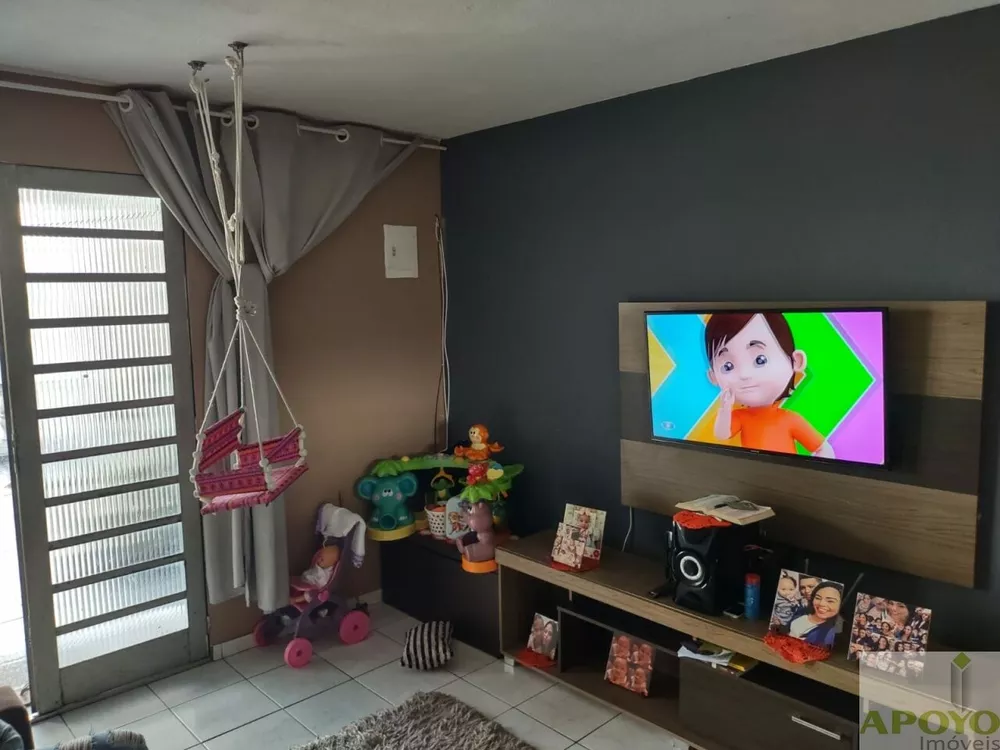 Casa à venda com 3 quartos, 200m² - Foto 1