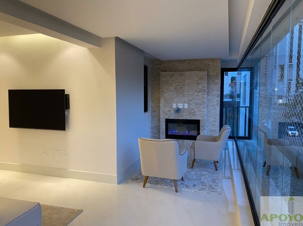 Apartamento à venda com 4 quartos, 147m² - Foto 2