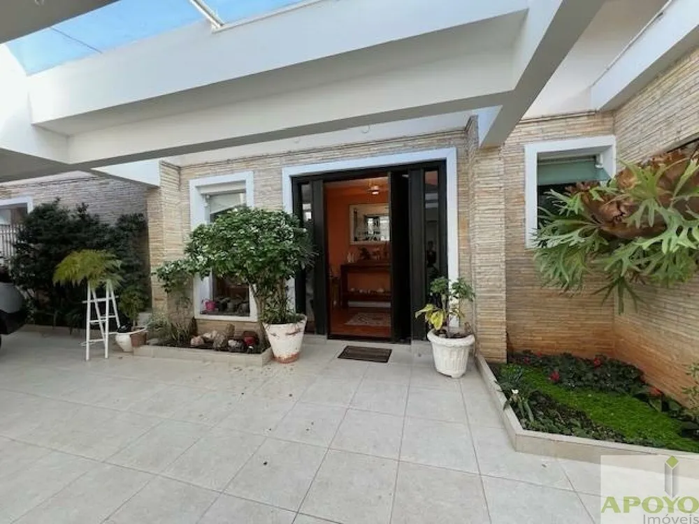 Casa, 4 quartos, 256 m² - Foto 1