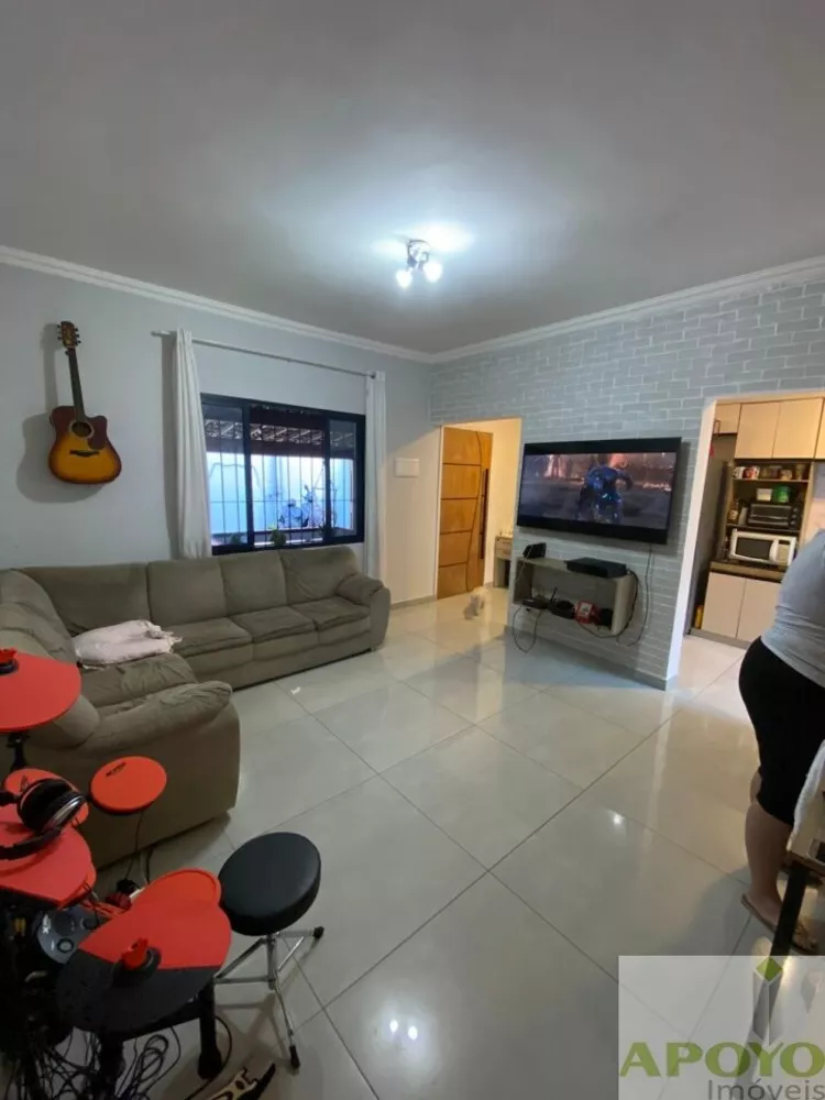 Casa à venda com 2 quartos, 140m² - Foto 1