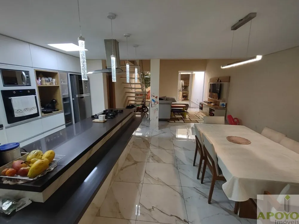 Casa, 3 quartos, 180 m² - Foto 3