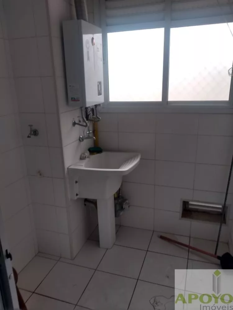 Apartamento à venda com 3 quartos, 73m² - Foto 2