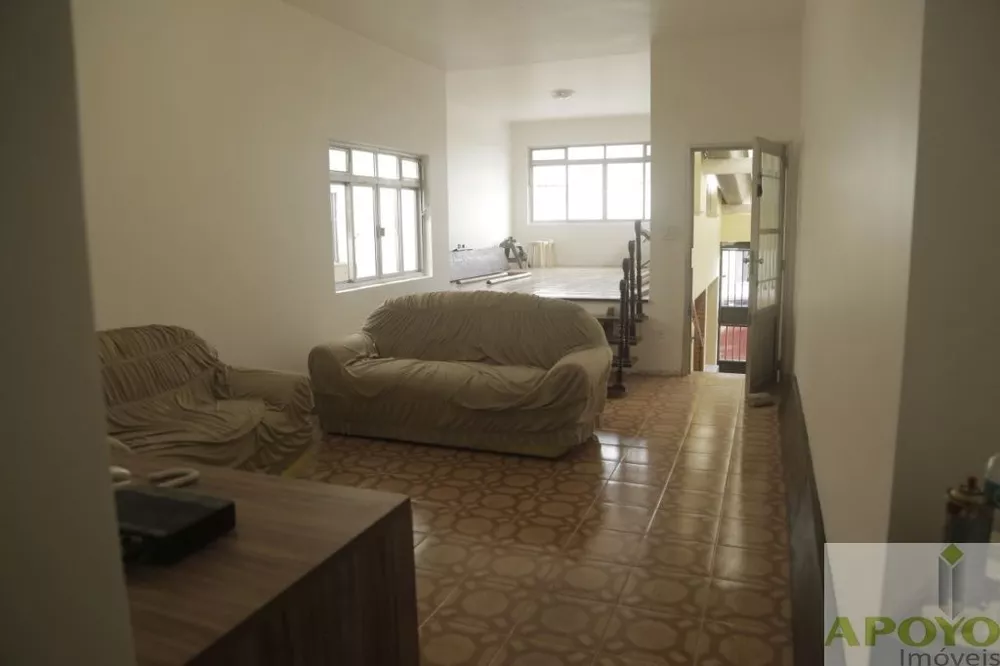 Casa à venda com 3 quartos, 240m² - Foto 3