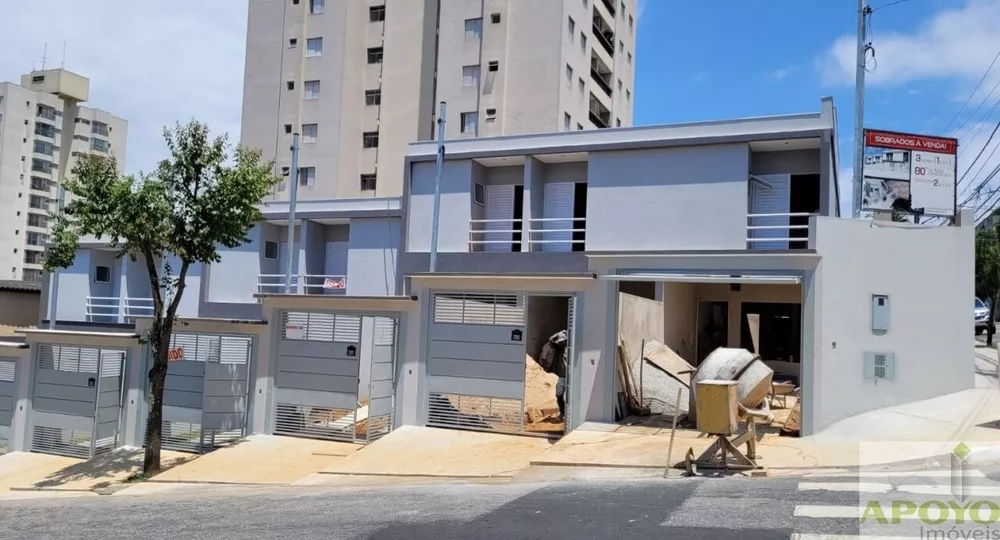 Casa à venda com 3 quartos, 83m² - Foto 1