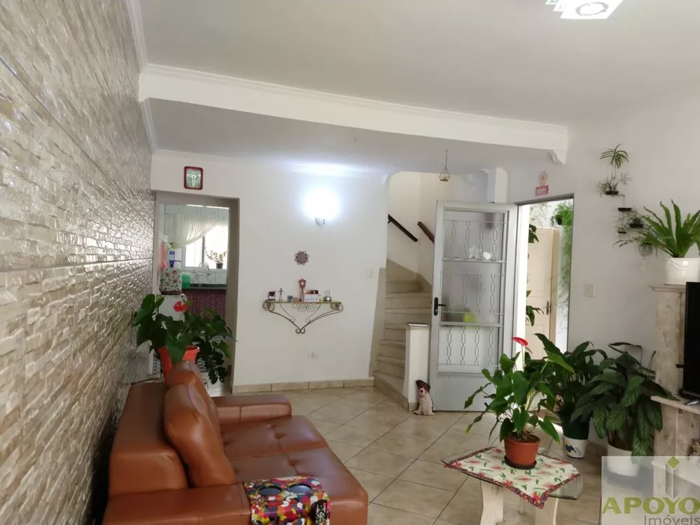 Casa à venda com 3 quartos, 166m² - Foto 1